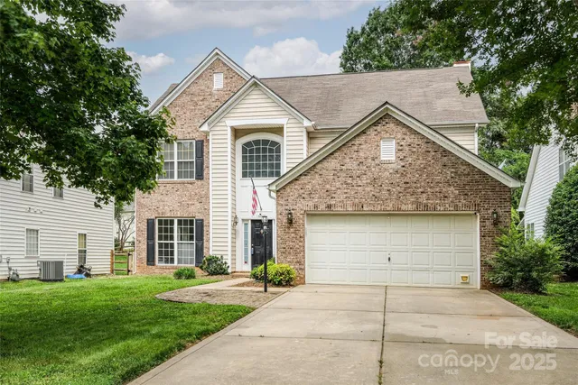 $575,000 | 16017 Woodcote Drive, Huntersville, NC 28078