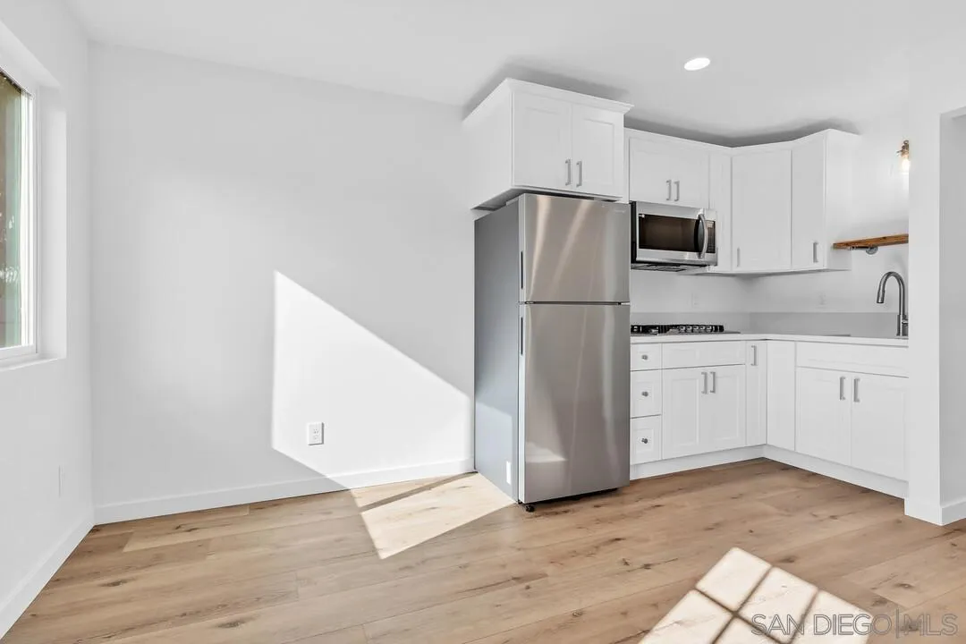 4922 Muir Avenue San Diego, CA 92107 - Photo 23 of 69