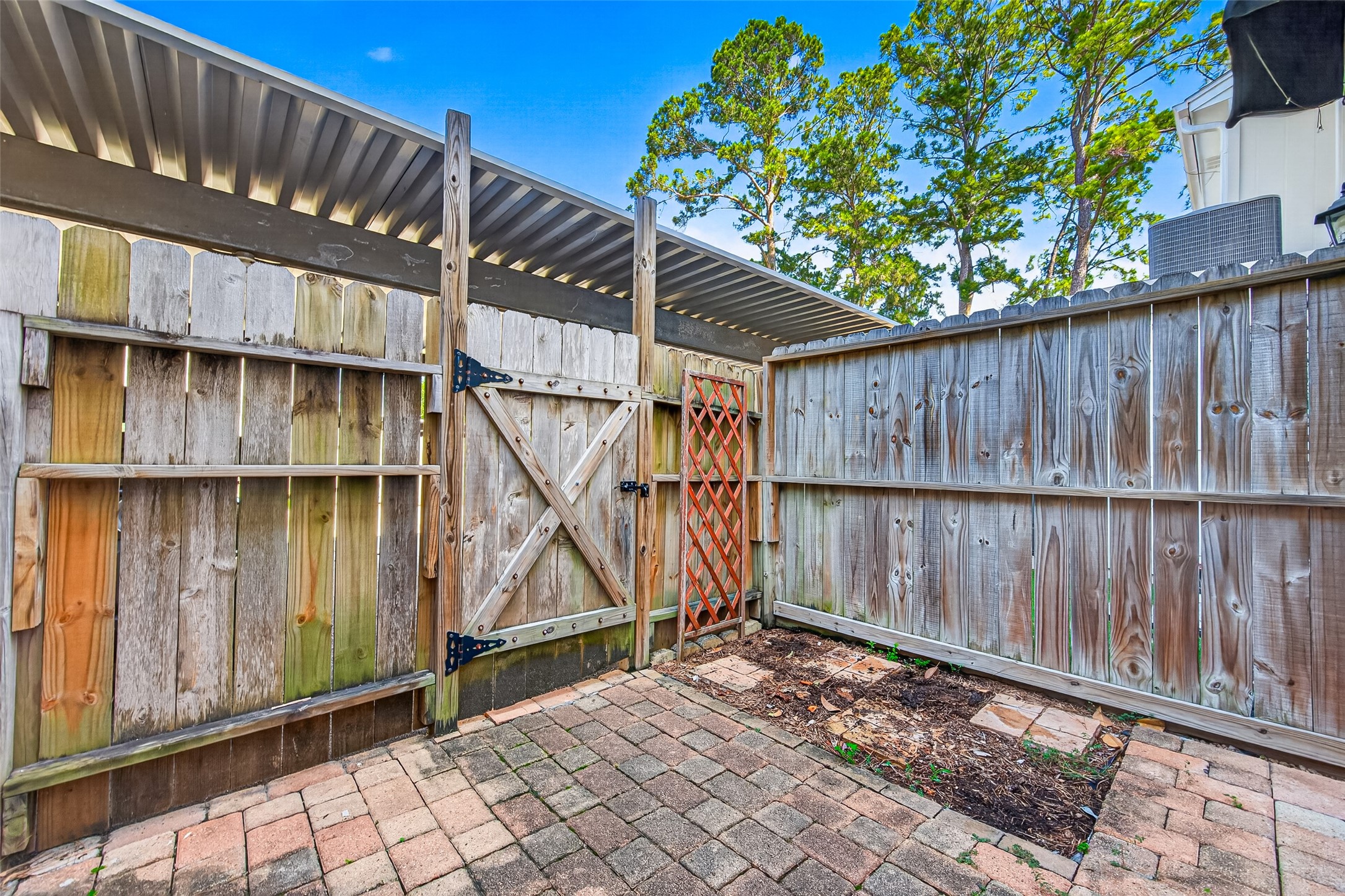 1805 Witte Road, Unit 3 Houston, TX 77080 - Photo 29 of 33 a view of wooden house with a wooden fence