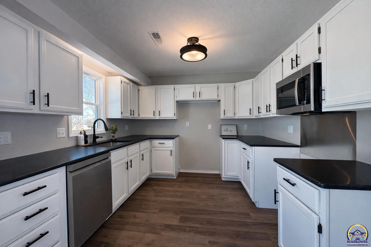 7879 Seneca Lake Road Ozawkie, KS 66070 - Photo 7 of 30