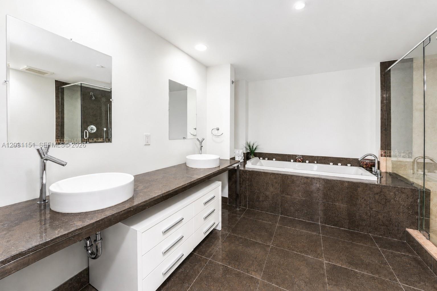 495 Brickell Avenue, Unit 705 Miami, FL 33131 - Photo 9 of 15