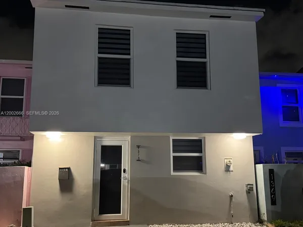 $2,500 | 1373 West 69th Street, Hialeah, FL 33014