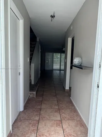$2,500 | 1373 West 69th Street, Hialeah, FL 33014