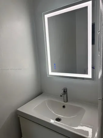 $2,500 | 1373 West 69th Street, Hialeah, FL 33014