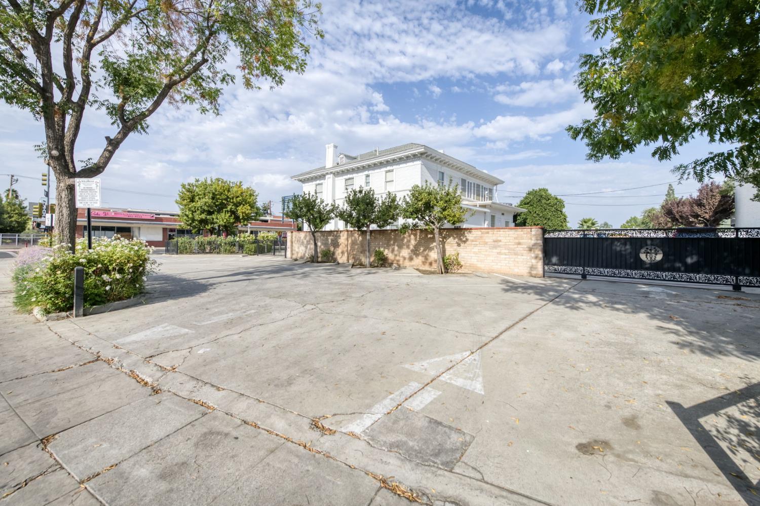 916 East Divisadero Street Fresno, CA 93721 - Photo 6 of 23