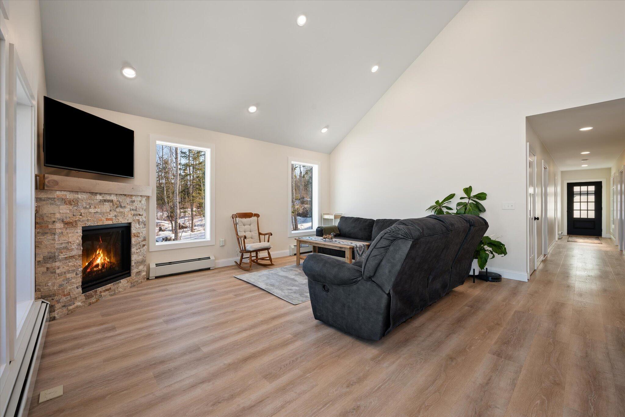 1431 Kennebec Road Hampden, ME 04444 - Photo 16 of 56 16-Living