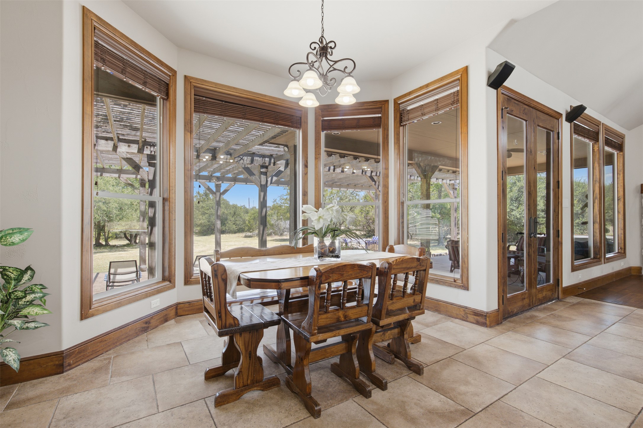 438 Patricia Road Georgetown, TX 78628 - Photo 14 of 39 Gallery Image 14