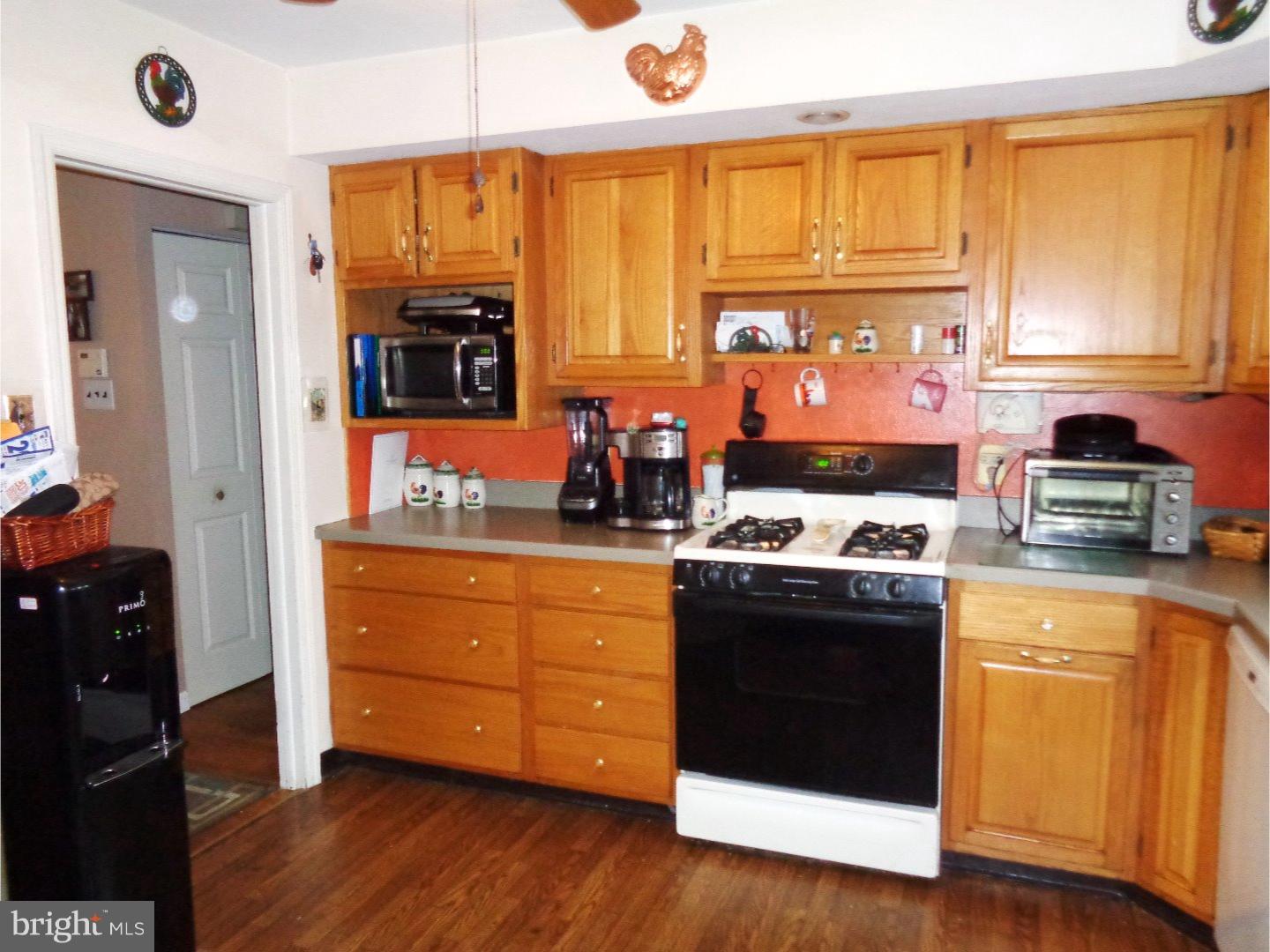 212 Round Hill Road Voorhees, NJ 08043 - Photo 2 of 13 Gallery Image 2