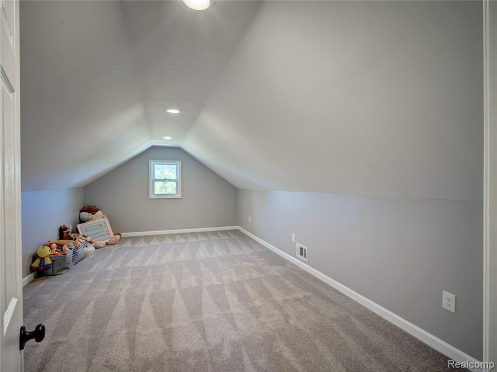 6745 South New Lothrop Road Durand, MI 48429 - Photo 8 of 15 DSC07025_6_7_8_9.jpg