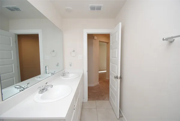 $3,000 | 7143 Clearwater Cv Drive, Cypress, TX 77433