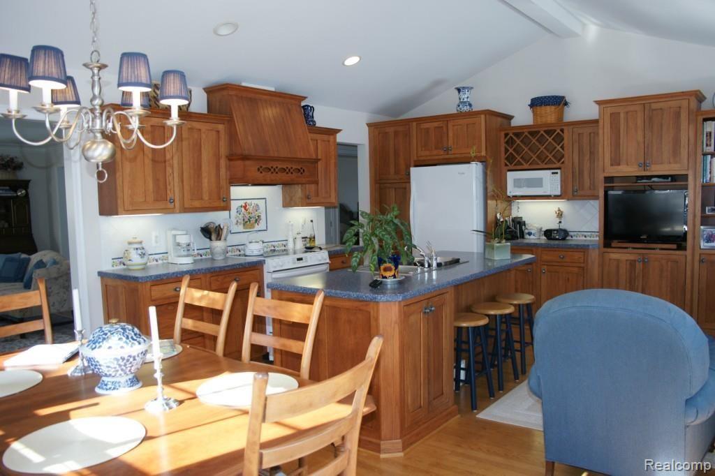 192 Ridgemont Road Grosse Pointe, MI 48236 - Photo 9 of 16 DSC00149.jpg