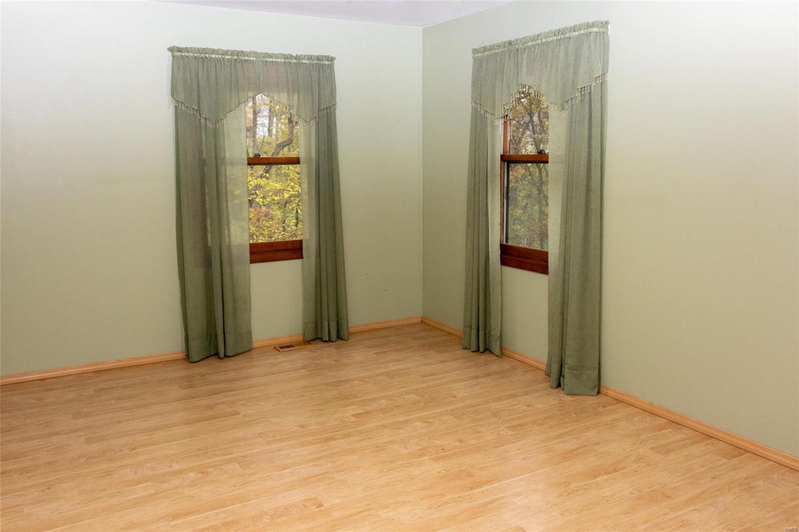 5326 Fern Beach Road St. Louis, MO 63128 - Photo 11 of 15 Gallery Image 11