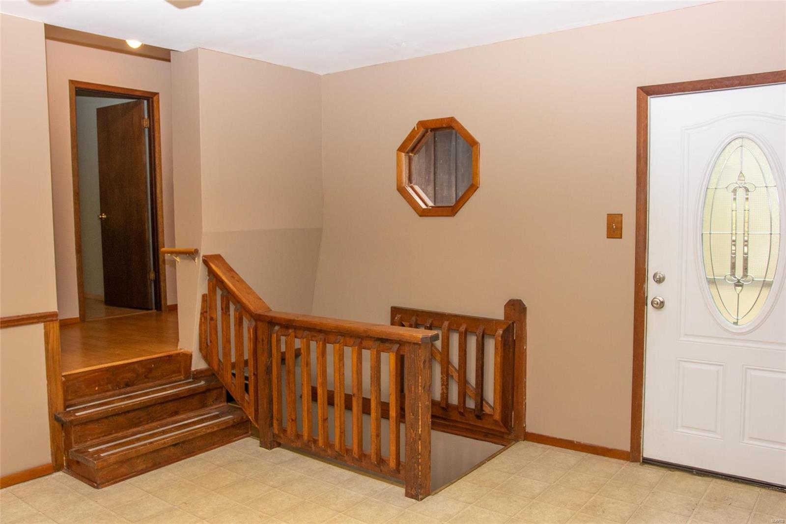 5326 Fern Beach Road St. Louis, MO 63128 - Photo 3 of 15 Gallery Image 3