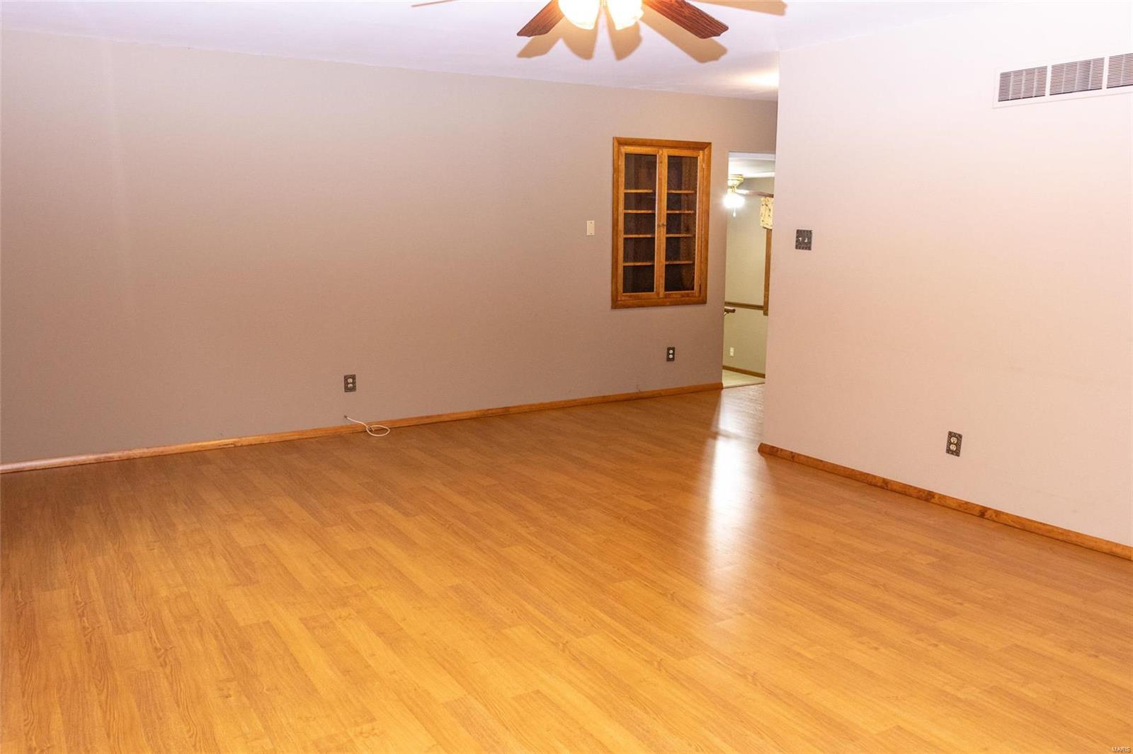 5326 Fern Beach Road St. Louis, MO 63128 - Photo 5 of 15 Gallery Image 5
