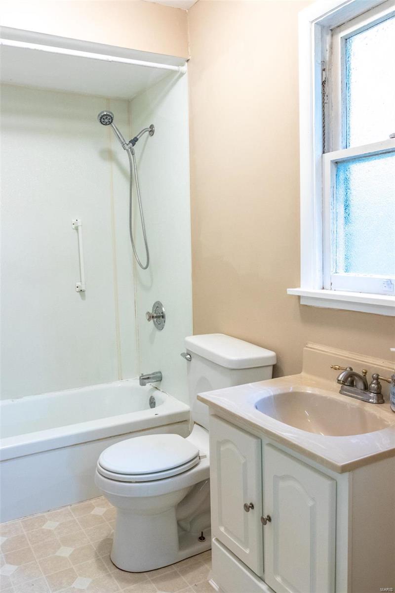5326 Fern Beach Road St. Louis, MO 63128 - Photo 10 of 15 Gallery Image 10