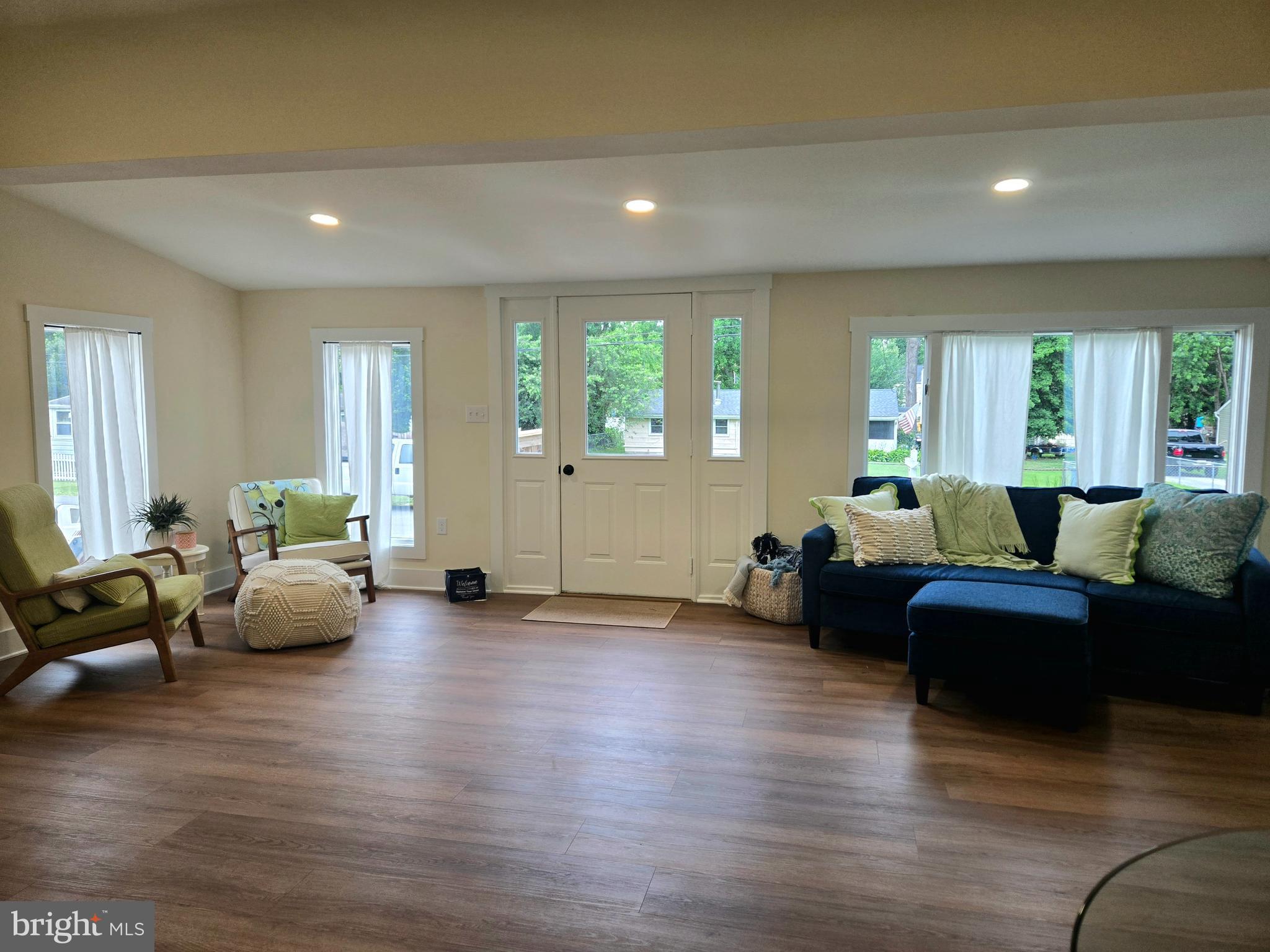 261 Arundel Road Pasadena, MD 21122 - Photo 4 of 24