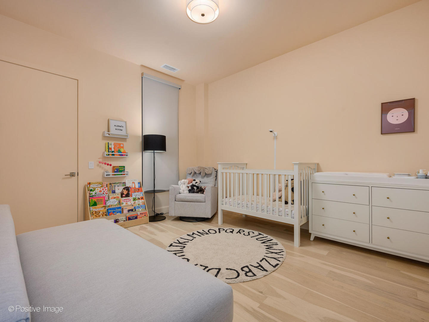 39 North Aberdeen Street, Unit 4S Chicago, IL 60607 - Photo 19 of 25 a bedroom with a bed and a window