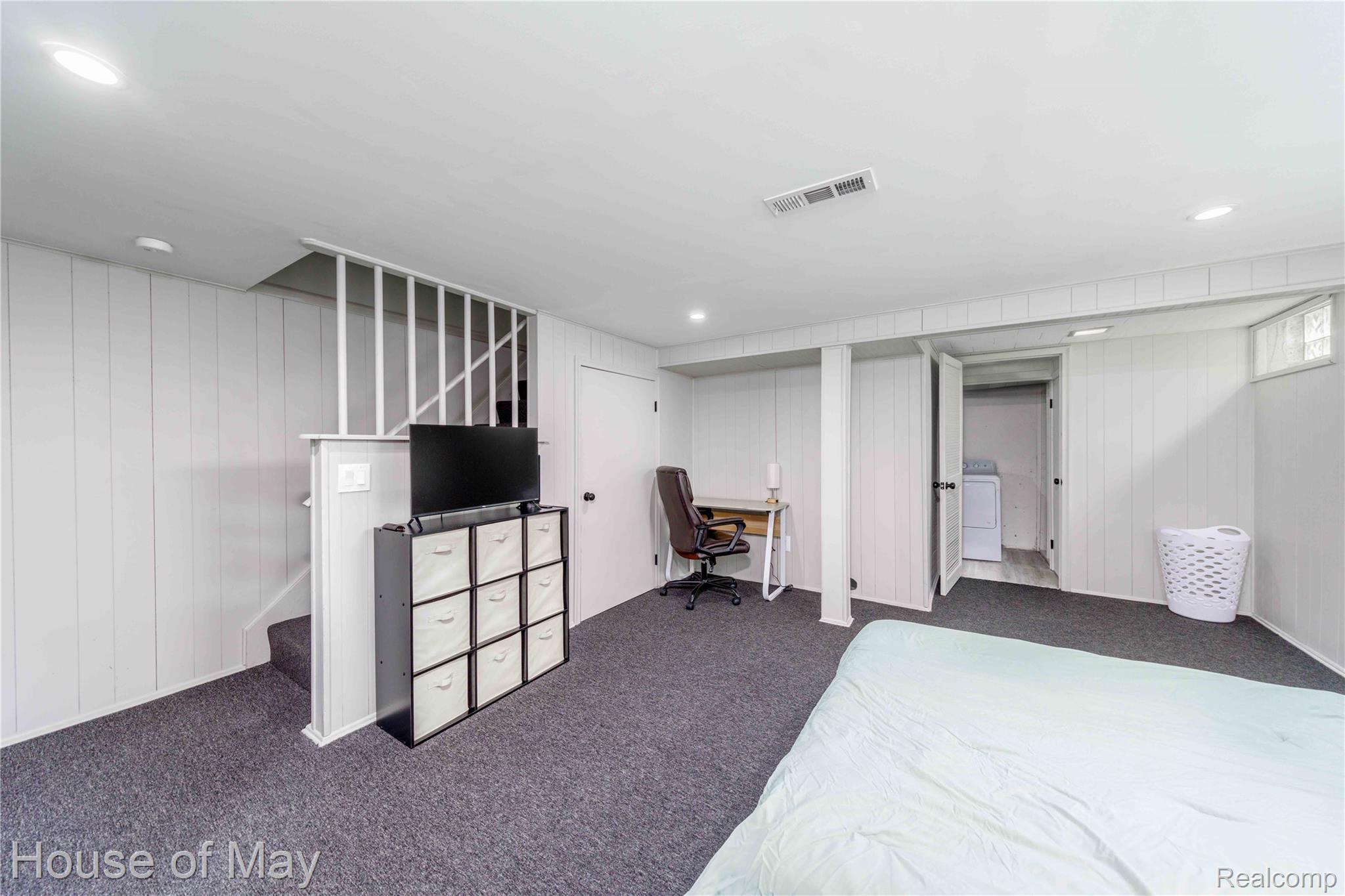2099 East Maple Road Birmingham, MI 48009 - Photo 11 of 15 2099 E Maple-14.jpeg