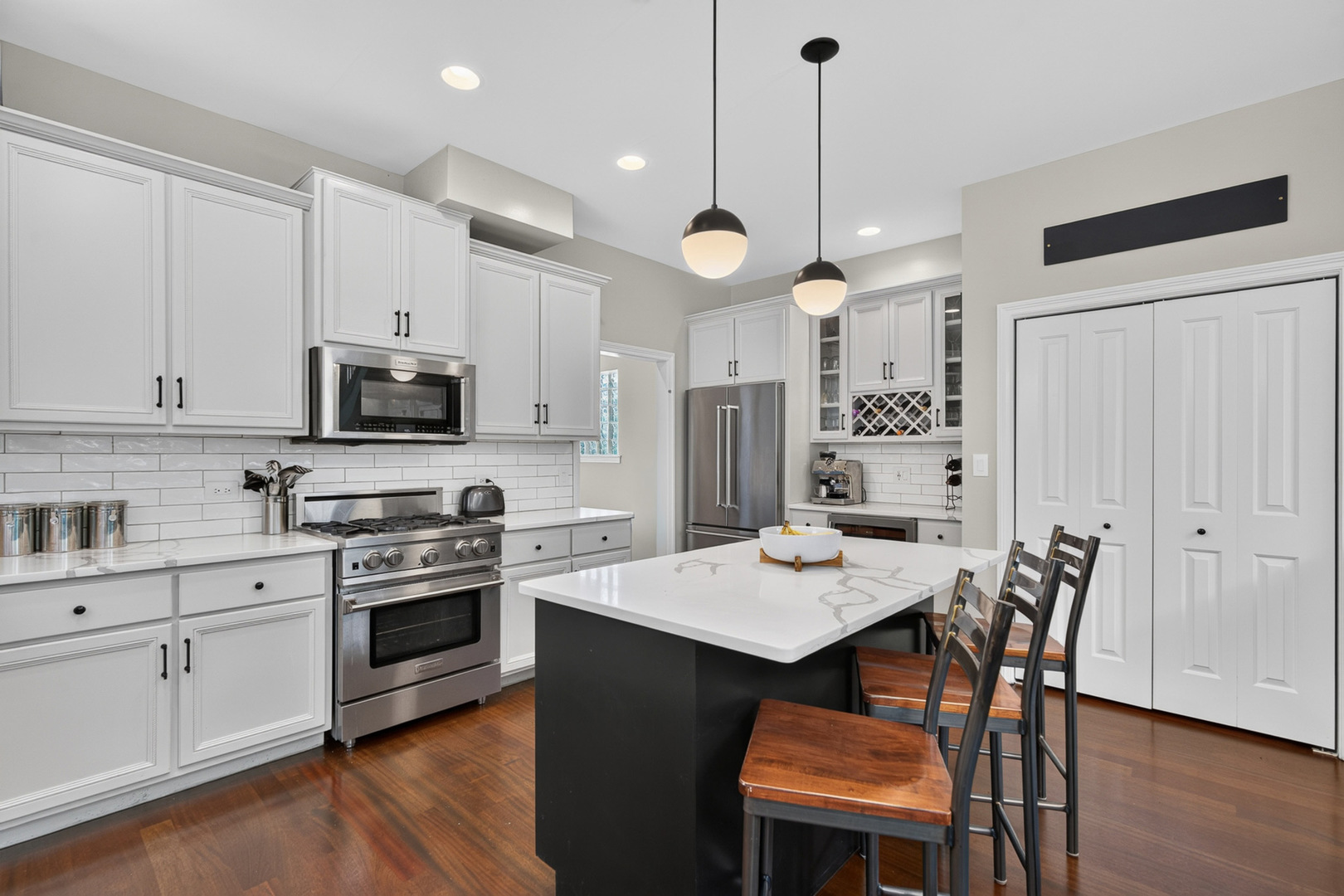 1320 West Grenshaw Street, Unit 2 Chicago, IL 60607 - Photo 9 of 40