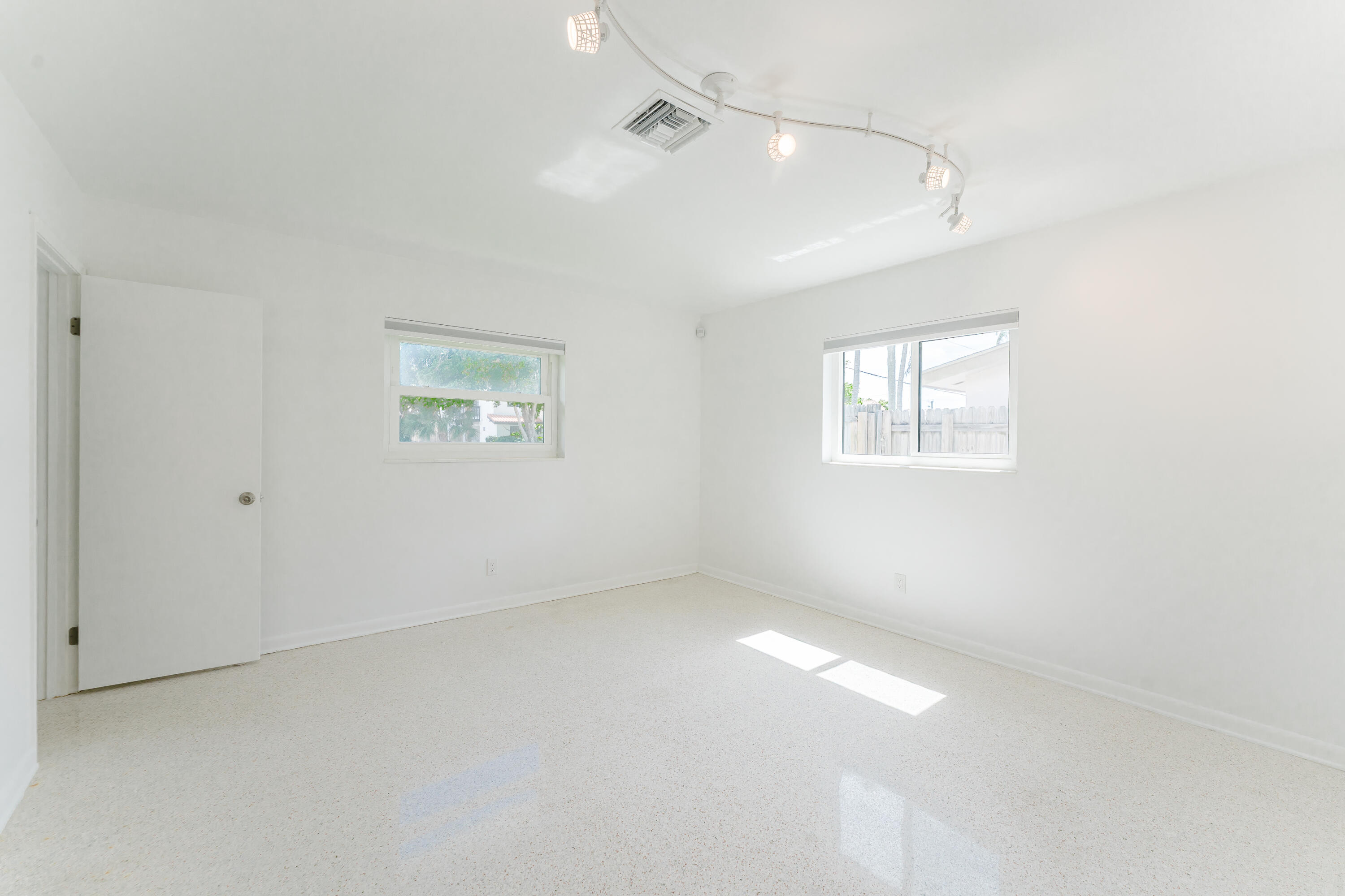 450 Northeast 38th Street Boca Raton, FL 33431 - Photo 20 of 44 MRT (17 of 43)