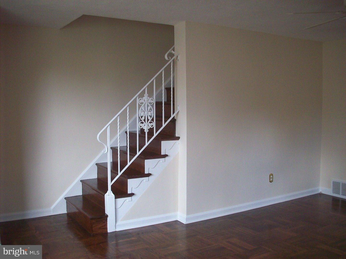 830 Colwell Road Swarthmore, PA 19081 - Photo 4 of 21 Living Room