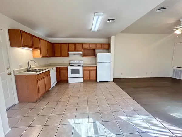 $1,195 | 5046 Anacacho Street, San Antonio, TX 78217