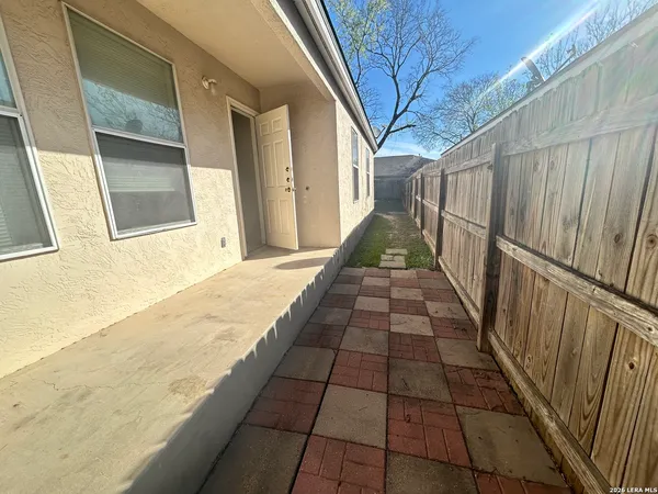 $1,195 | 5046 Anacacho Street, San Antonio, TX 78217
