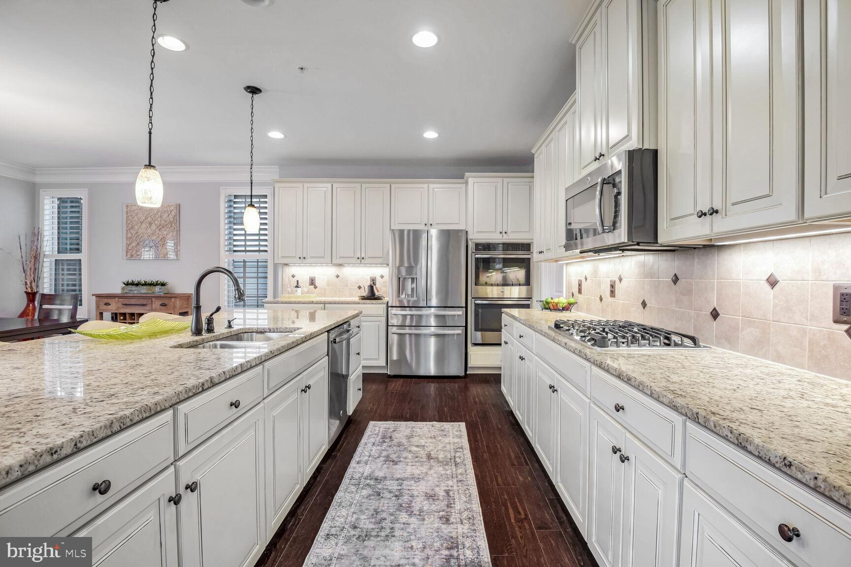 13767 Soaring Wing Lane Silver Spring, MD 20906 - Photo 5 of 42 Gorgeous Kitchen