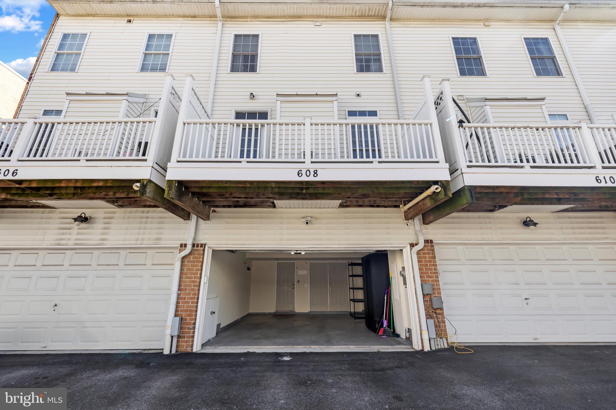 608 South Glover Street Baltimore, MD 21224 - Photo 36 of 41 2 Garage w/ additional spaces for 2 cars