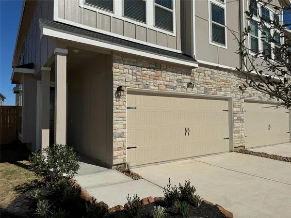 $2,350 | 5506 Amber Brook Lane, Fulshear, TX 77441