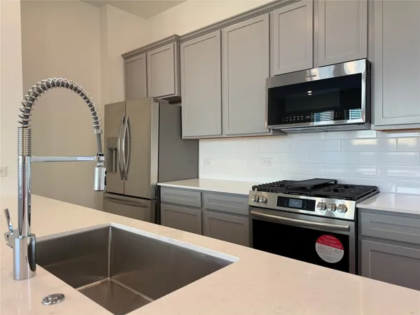 $2,350 | 5506 Amber Brook Lane, Fulshear, TX 77441