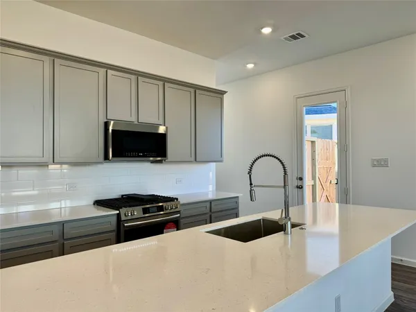 $2,350 | 5506 Amber Brook Lane, Fulshear, TX 77441