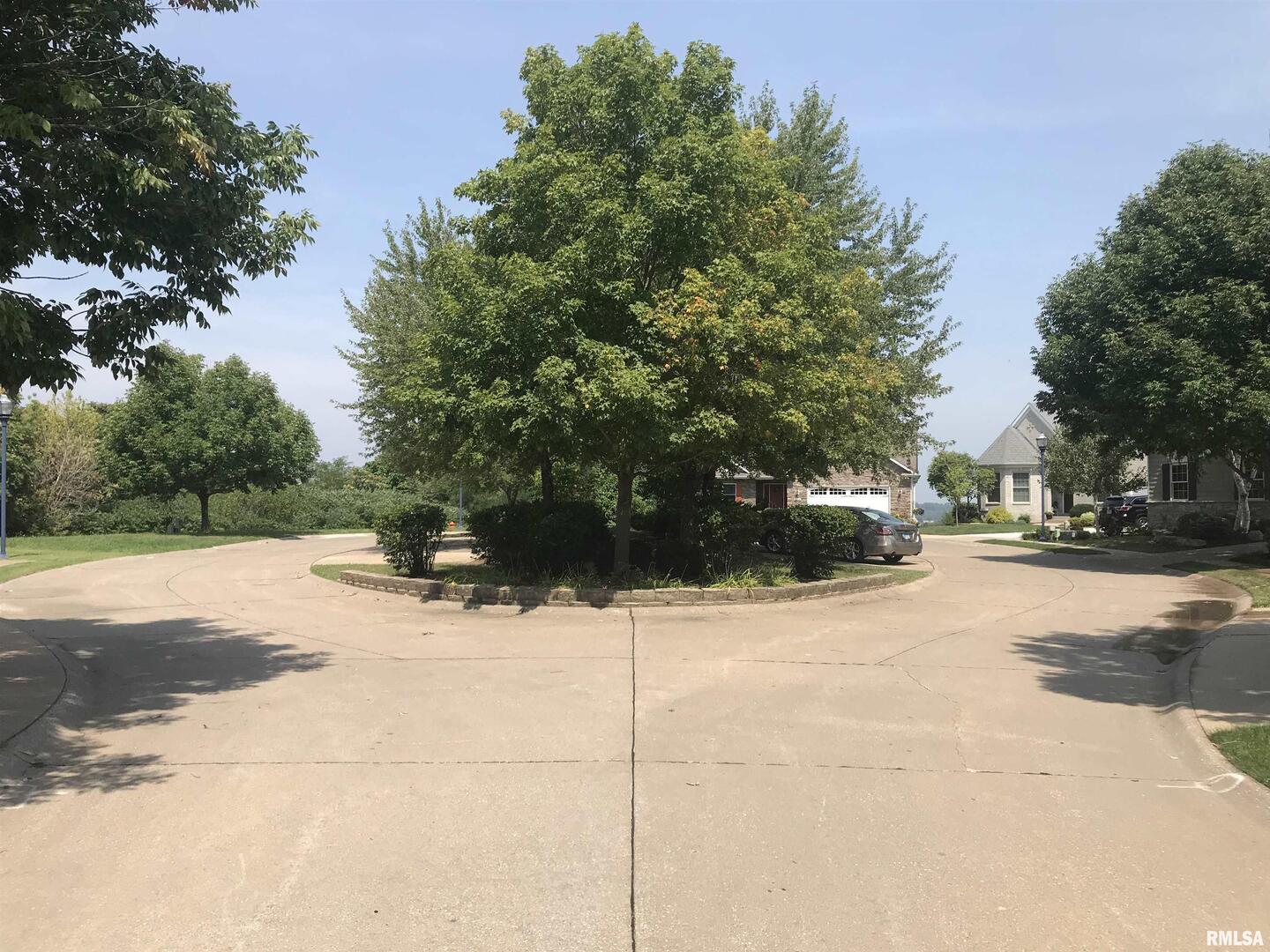 671 7th St Court Moline, IL 61265 - Photo 4 of 6