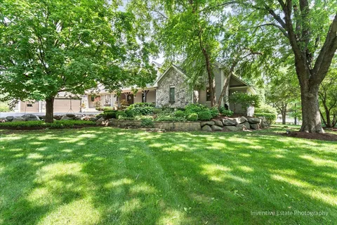 $1,049,000 | 6N729 Old Homestead Road, St. Charles, IL 60175