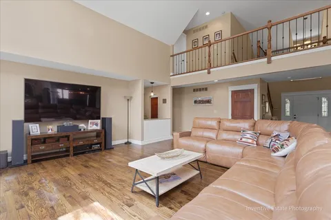 $1,049,000 | 6N729 Old Homestead Road, St. Charles, IL 60175