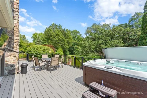 $1,049,000 | 6N729 Old Homestead Road, St. Charles, IL 60175