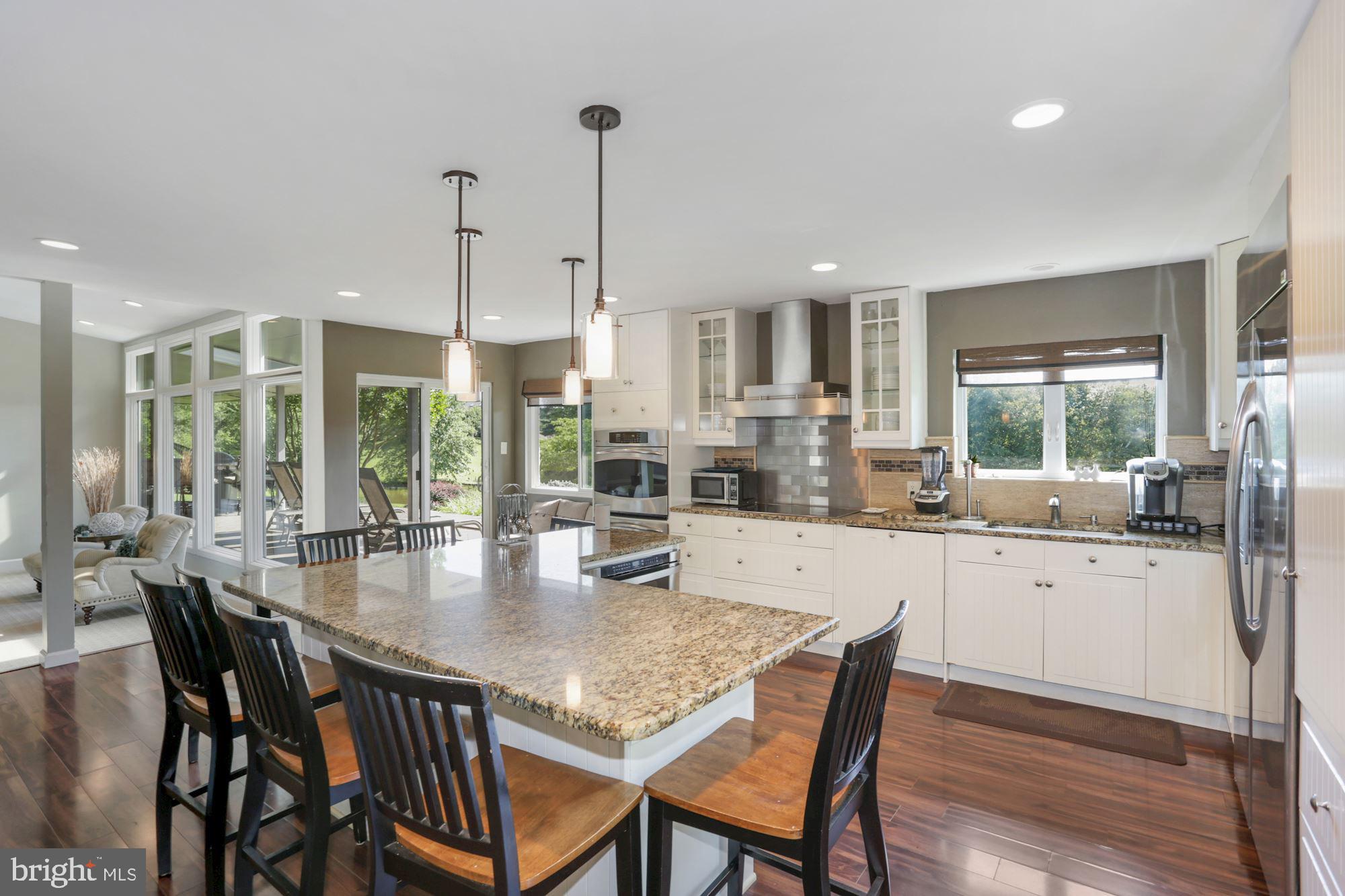 10407 Down Patrick Lane Great Falls, VA 22066 - Photo 11 of 35