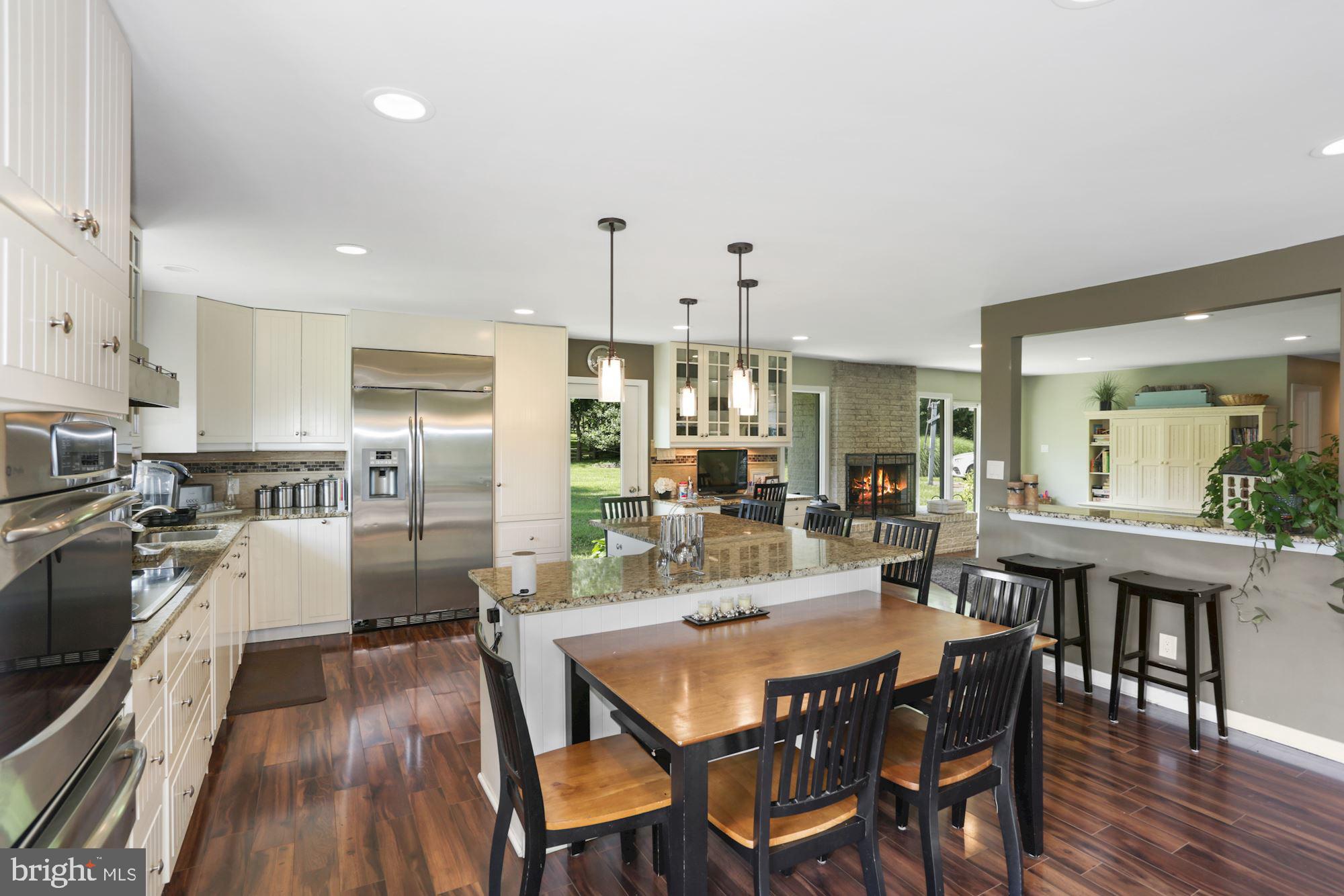 10407 Down Patrick Lane Great Falls, VA 22066 - Photo 12 of 35