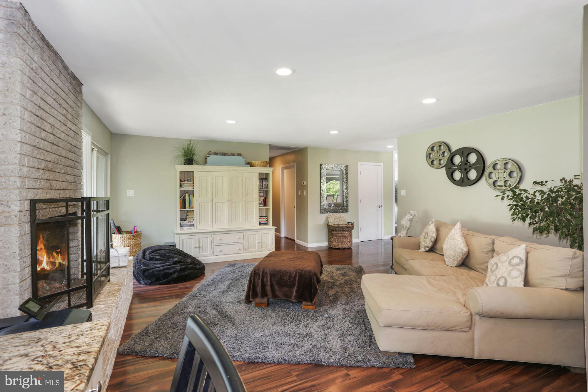 10407 Down Patrick Lane Great Falls, VA 22066 - Photo 14 of 35