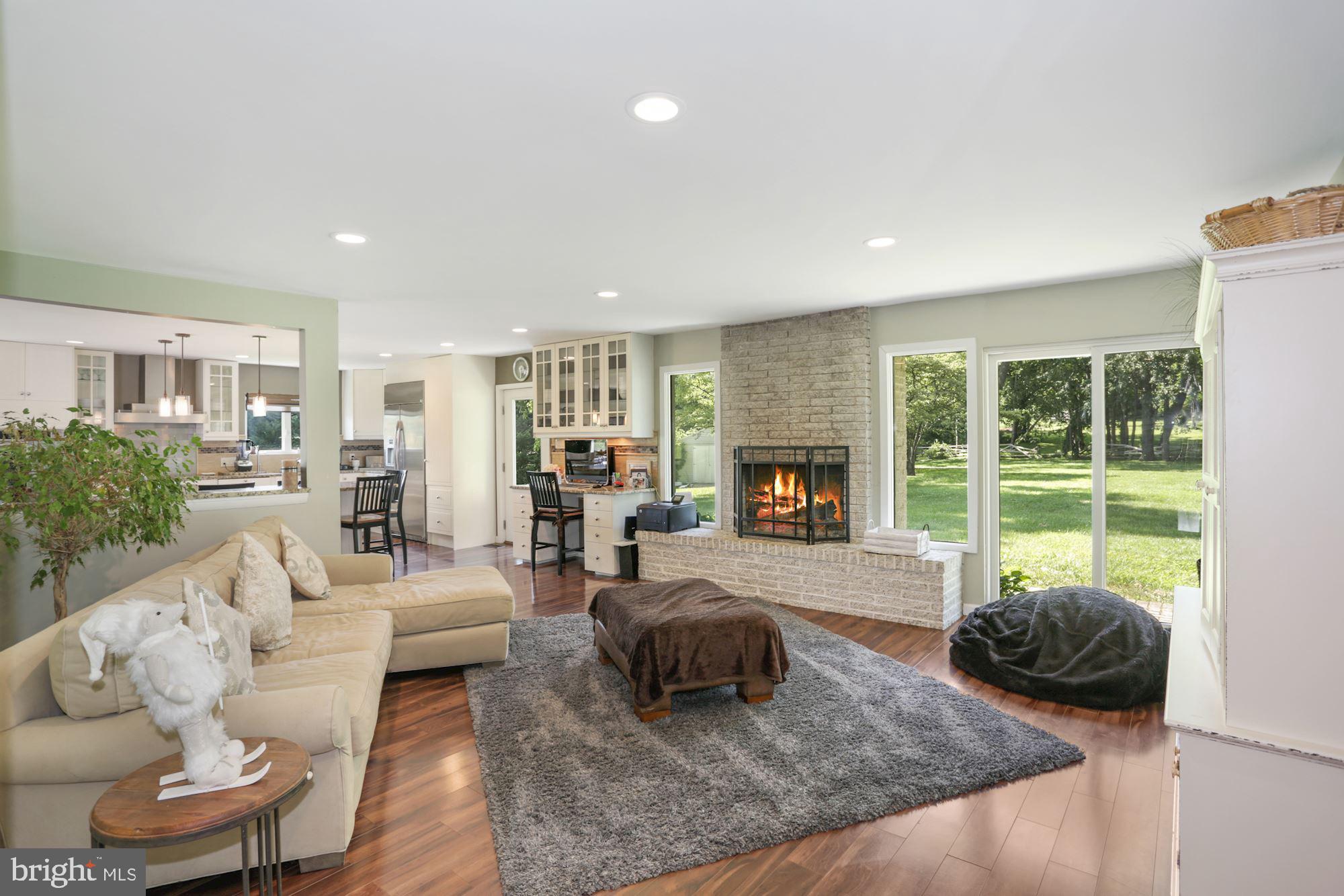 10407 Down Patrick Lane Great Falls, VA 22066 - Photo 15 of 35