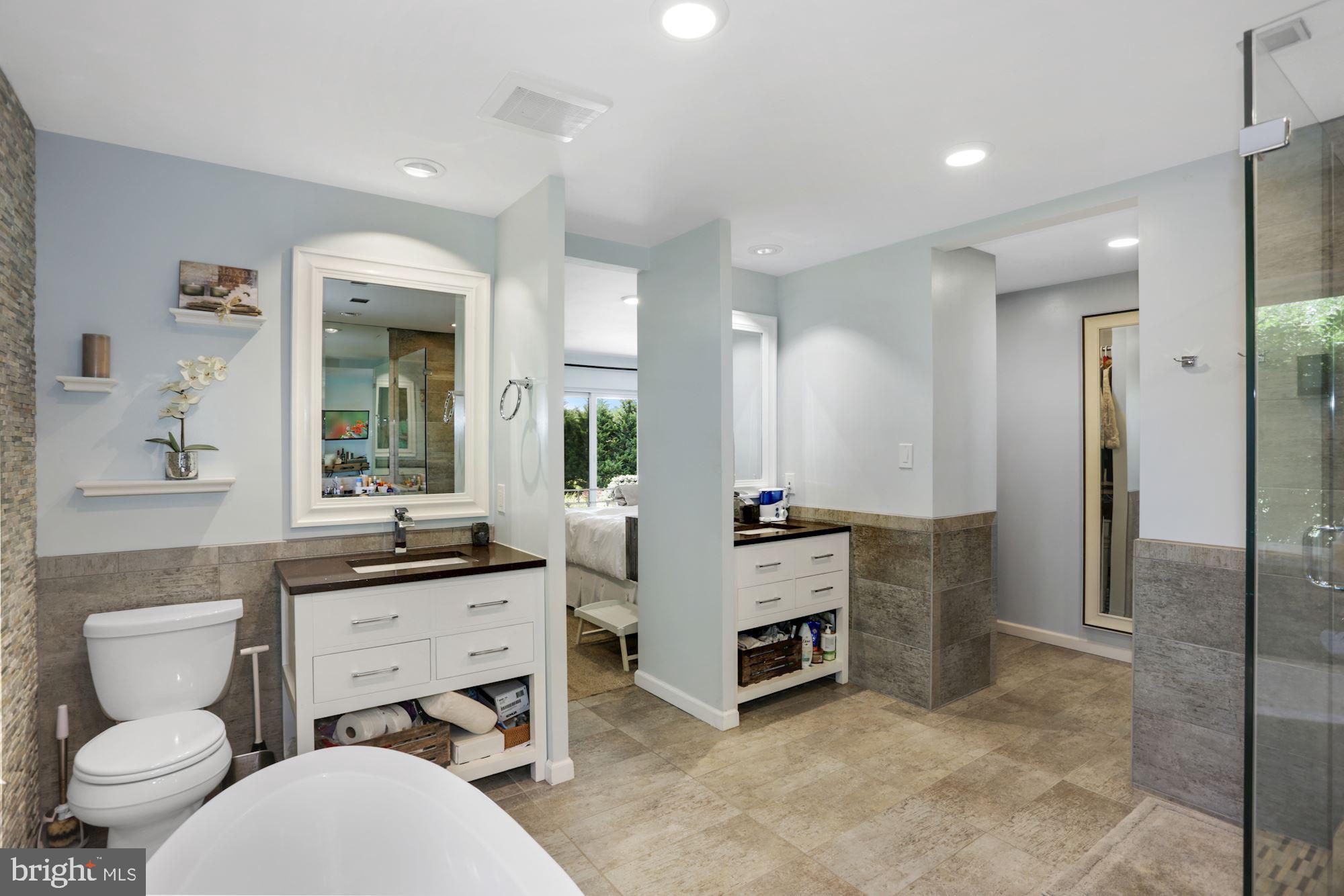 10407 Down Patrick Lane Great Falls, VA 22066 - Photo 22 of 35