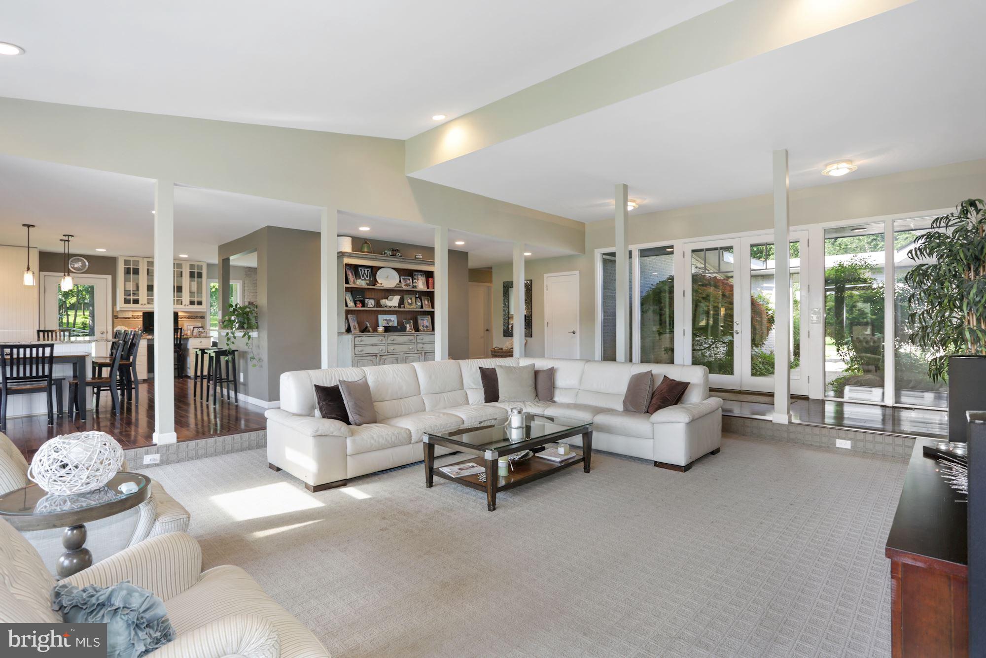 10407 Down Patrick Lane Great Falls, VA 22066 - Photo 4 of 35