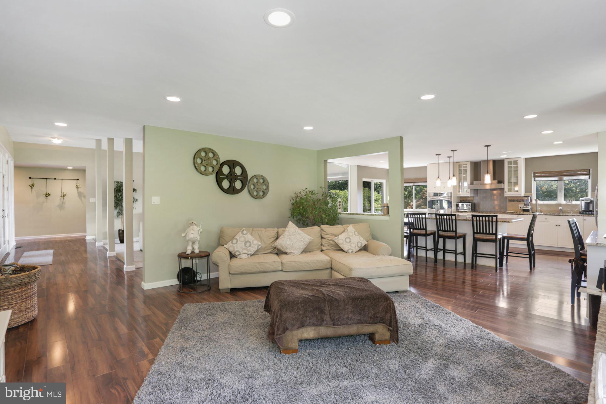 10407 Down Patrick Lane Great Falls, VA 22066 - Photo 9 of 35