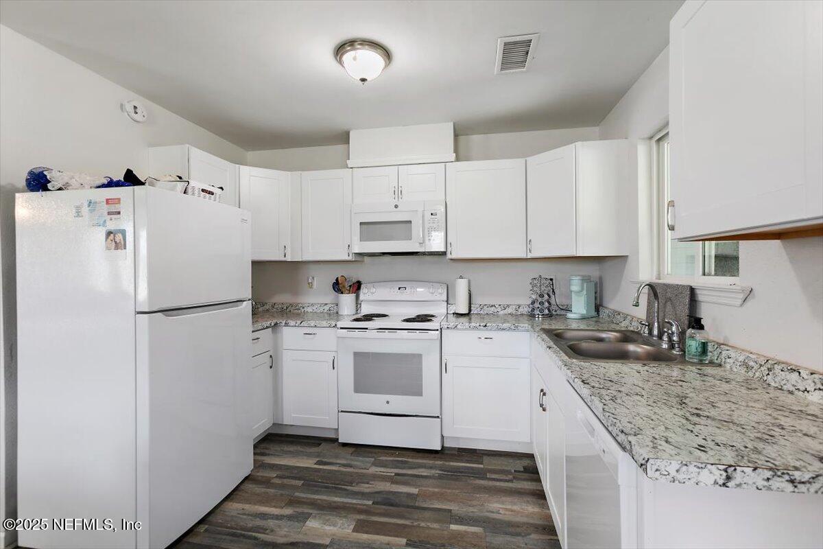 5257 Kelly Road Hastings, FL 32145 - Photo 7 of 34 06-Kitchen