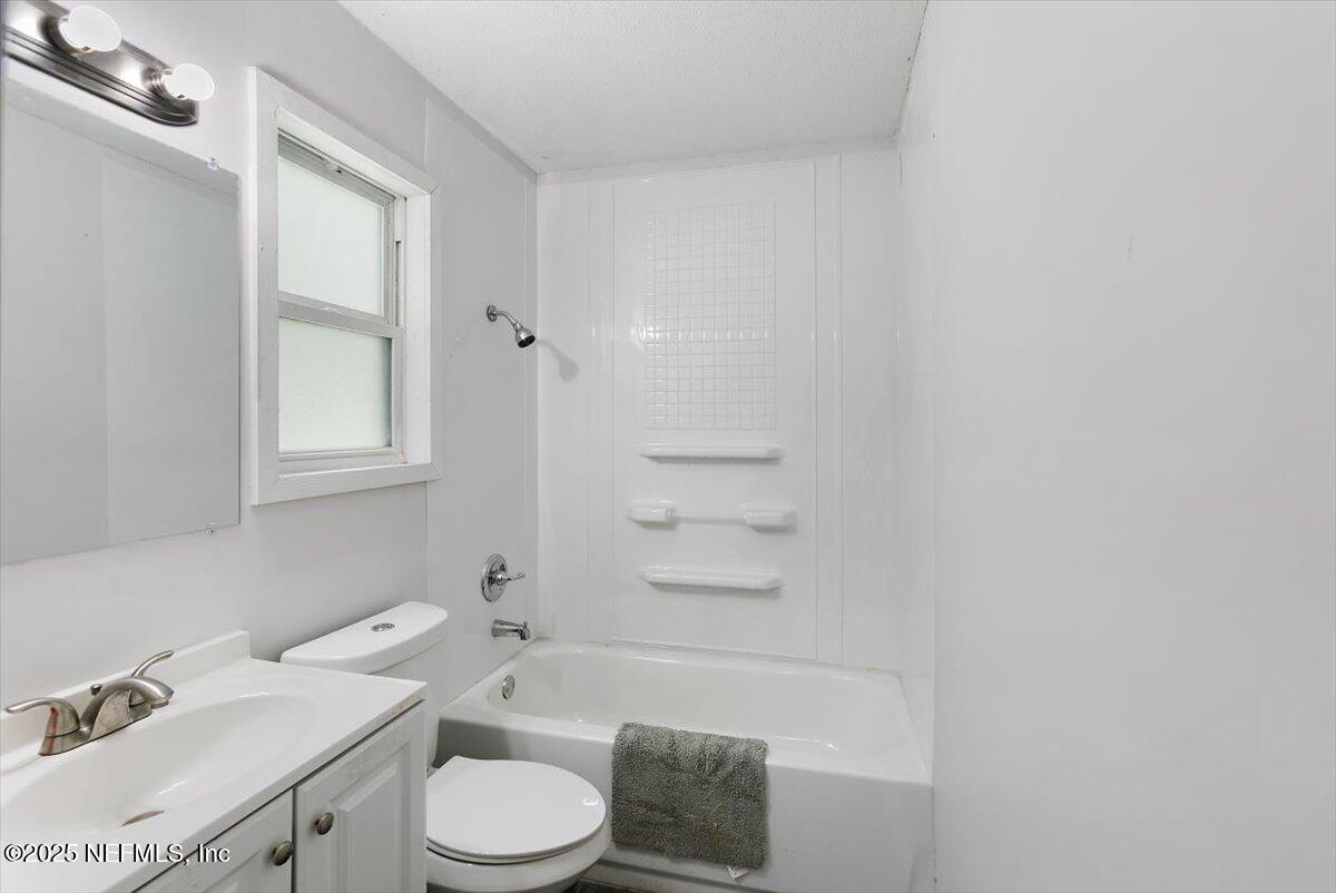 5257 Kelly Road Hastings, FL 32145 - Photo 10 of 34 09-Bathroom