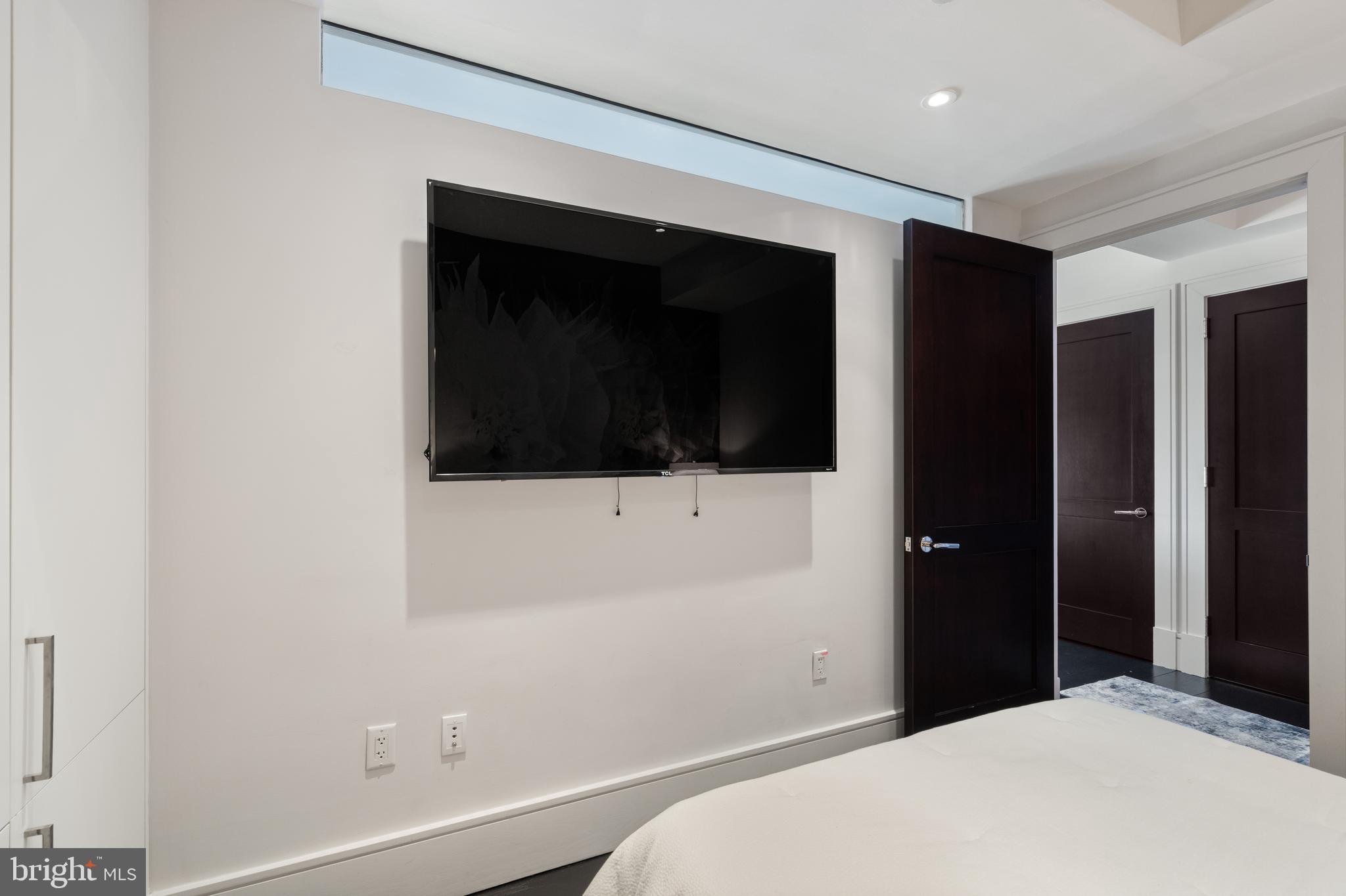11990 Market Street, Unit 2101 Reston, VA 20190 - Photo 31 of 103 Front bedroom