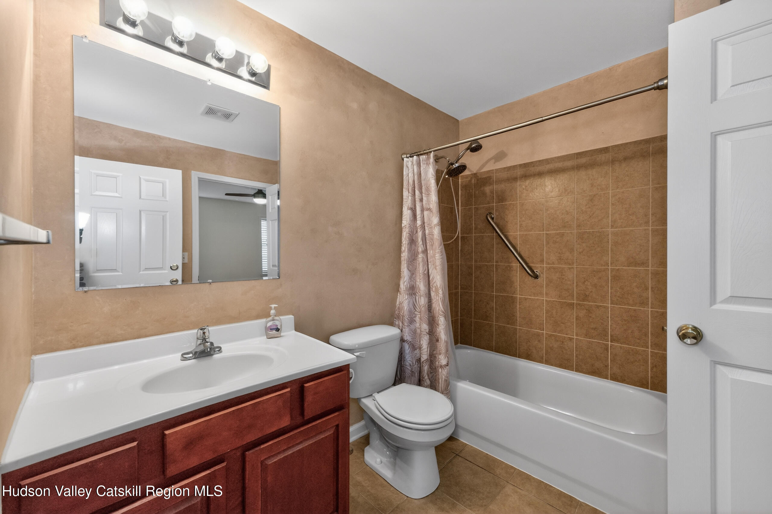 22 Van Winkle Road, Unit ACADEMY HILL CORNER Hudson, NY 12534 - Photo 27 of 34 22 Van Winkle Rd