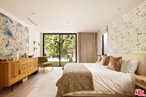 $4,050,000 | 157 South Lucerne Boulevard, Los Angeles, CA 90004
