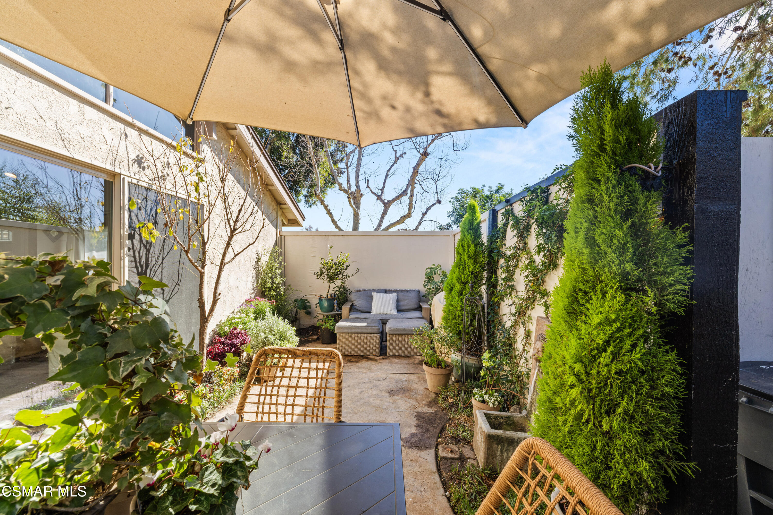 2225 Edelweiss Street, Unit 43 Oxnard, CA 93036 - Photo 22 of 26 a view of outdoor space