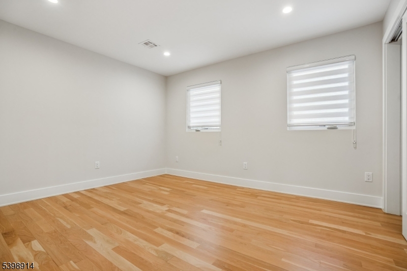 30 Hemlock Terrace Springfield, NJ 07081 - Photo 12 of 22